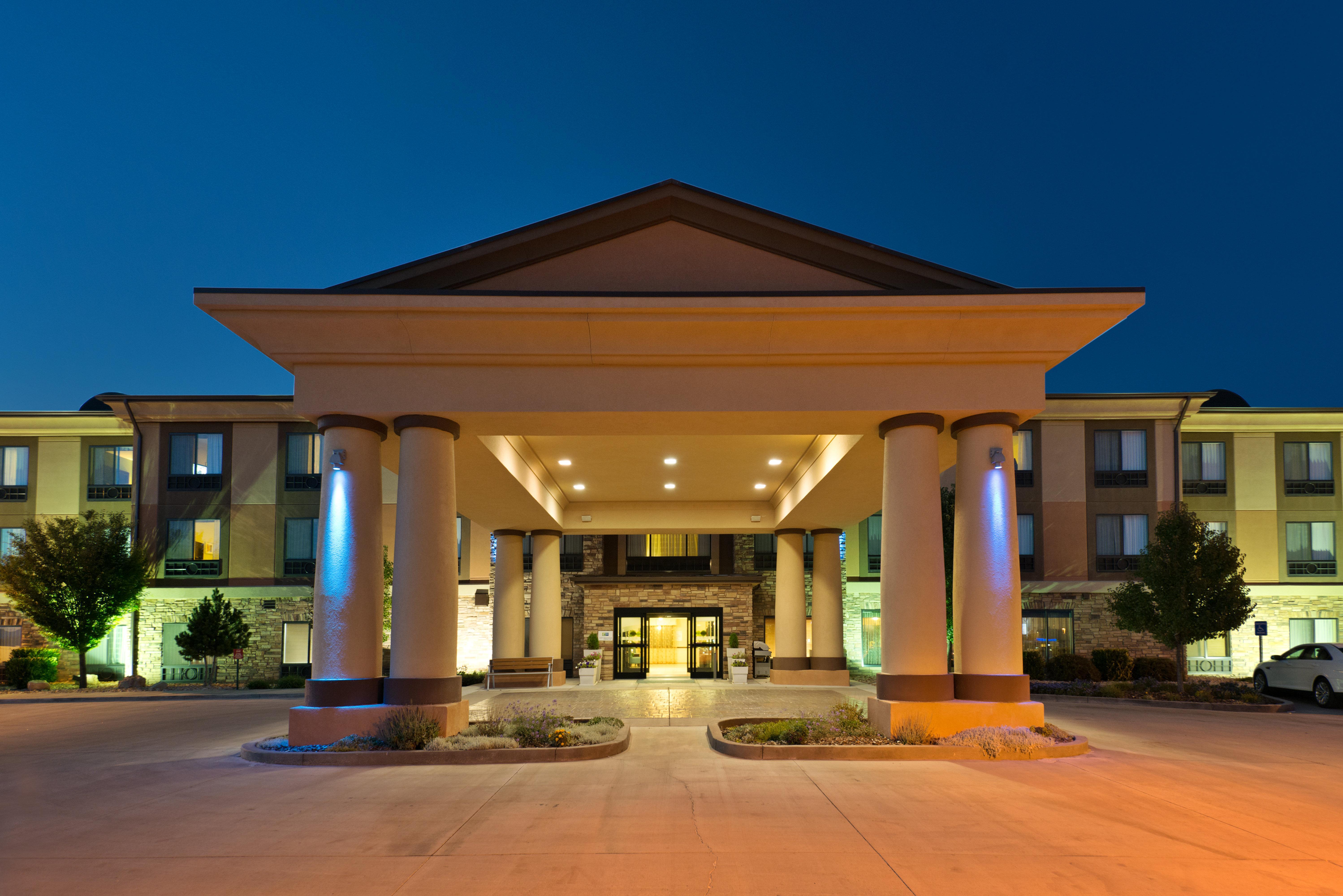 Holiday Inn Express Richfield, An Ihg Hotel Exterior photo